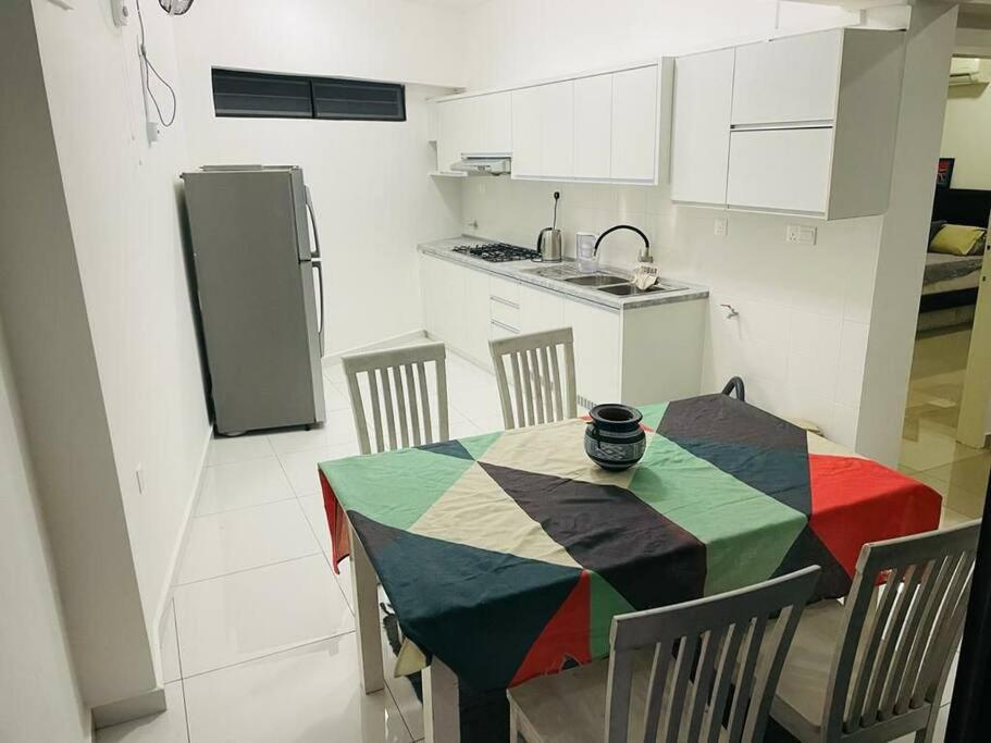 Kk Jungle Hideaway Lovely Apartment 5 Mins Walk To Town Kota Kinabalu Exterior foto